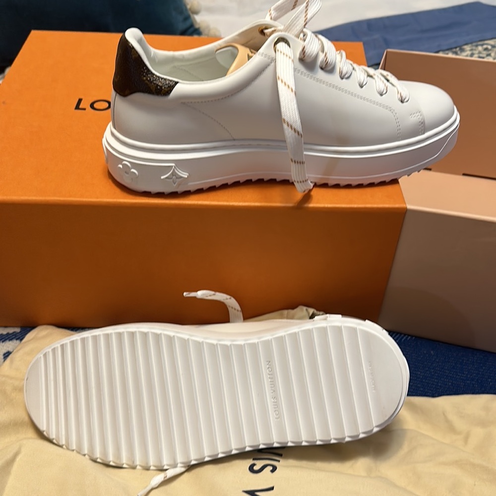 Got them as a gift, they are small to my size . - Picture 4 of 10